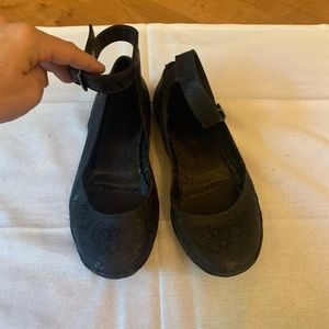 neosens black flats with ankle strap